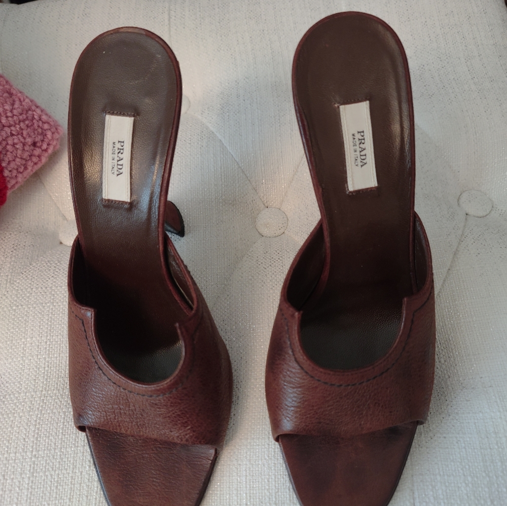 Prada slides